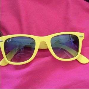 Yellow Wayfarer Ray-Bans! In EXCELLENT condition.